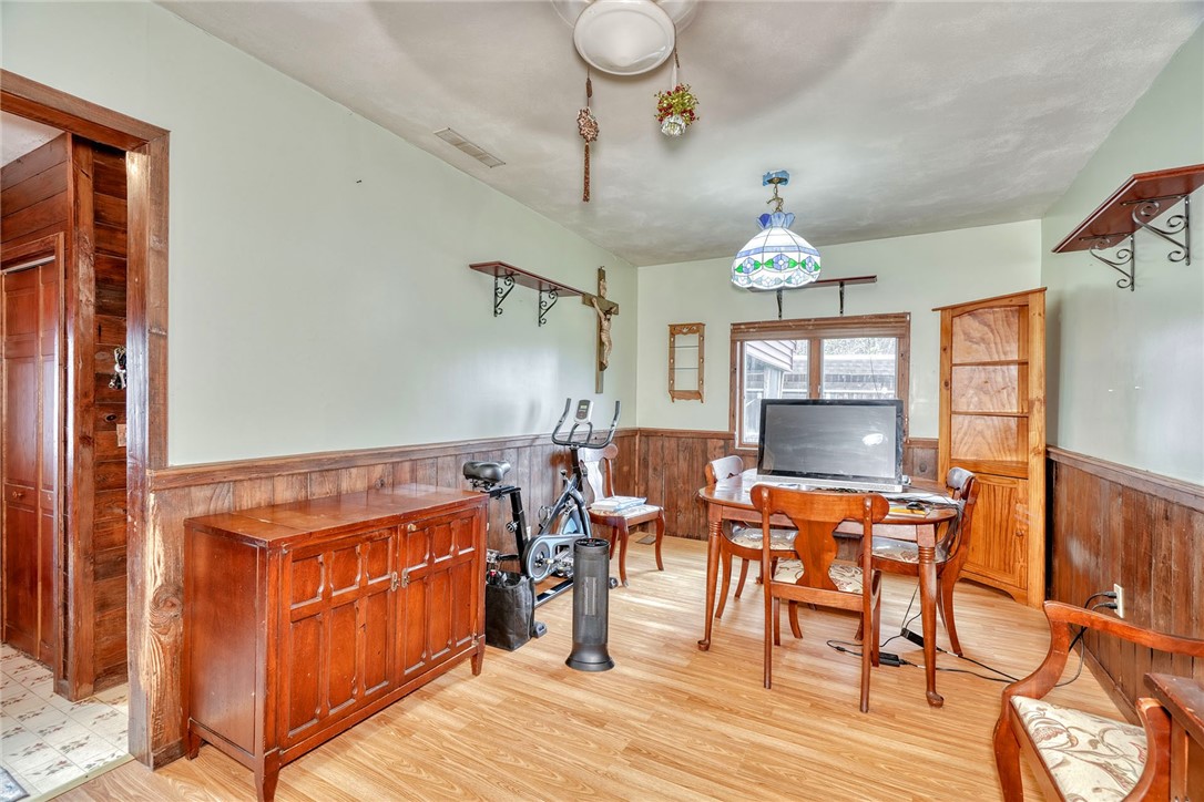 13088 Ridge Road Wolcott, NY 14590 - Photo 13 of 46 FORMAL DINING