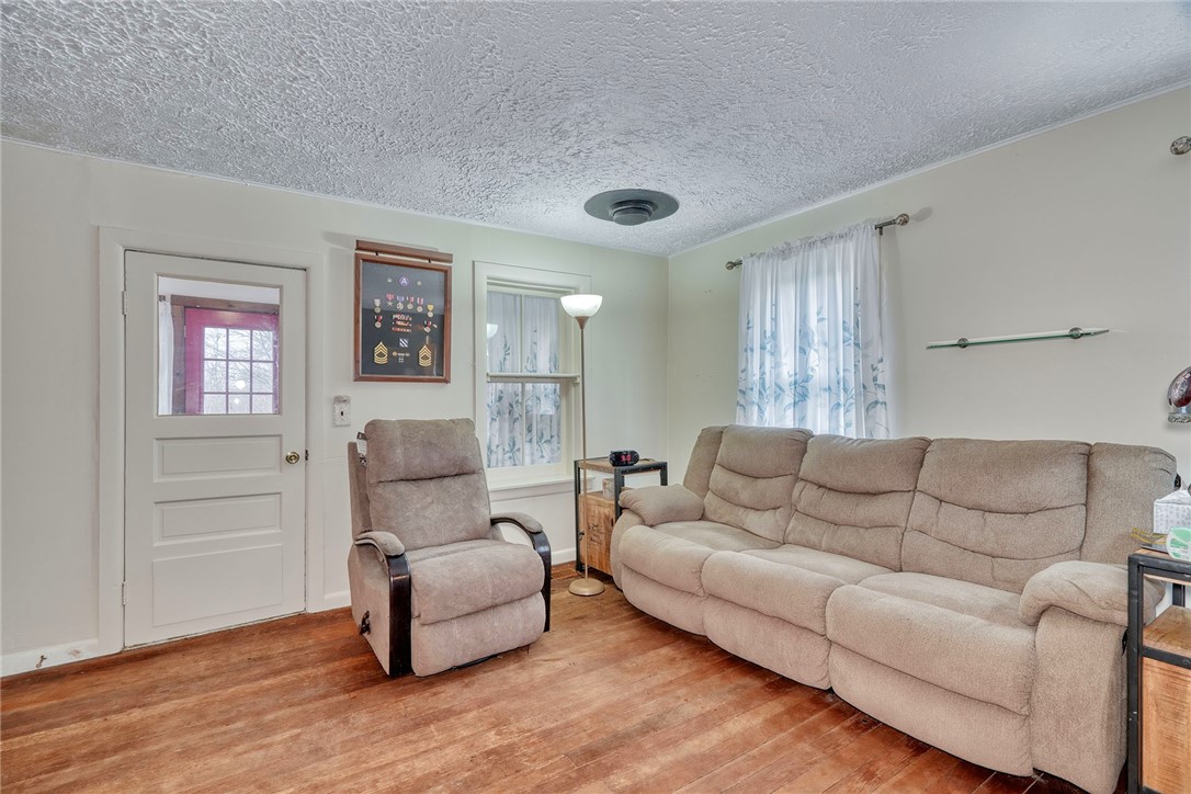 13088 Ridge Road Wolcott, NY 14590 - Photo 17 of 46 LIVING ROOM