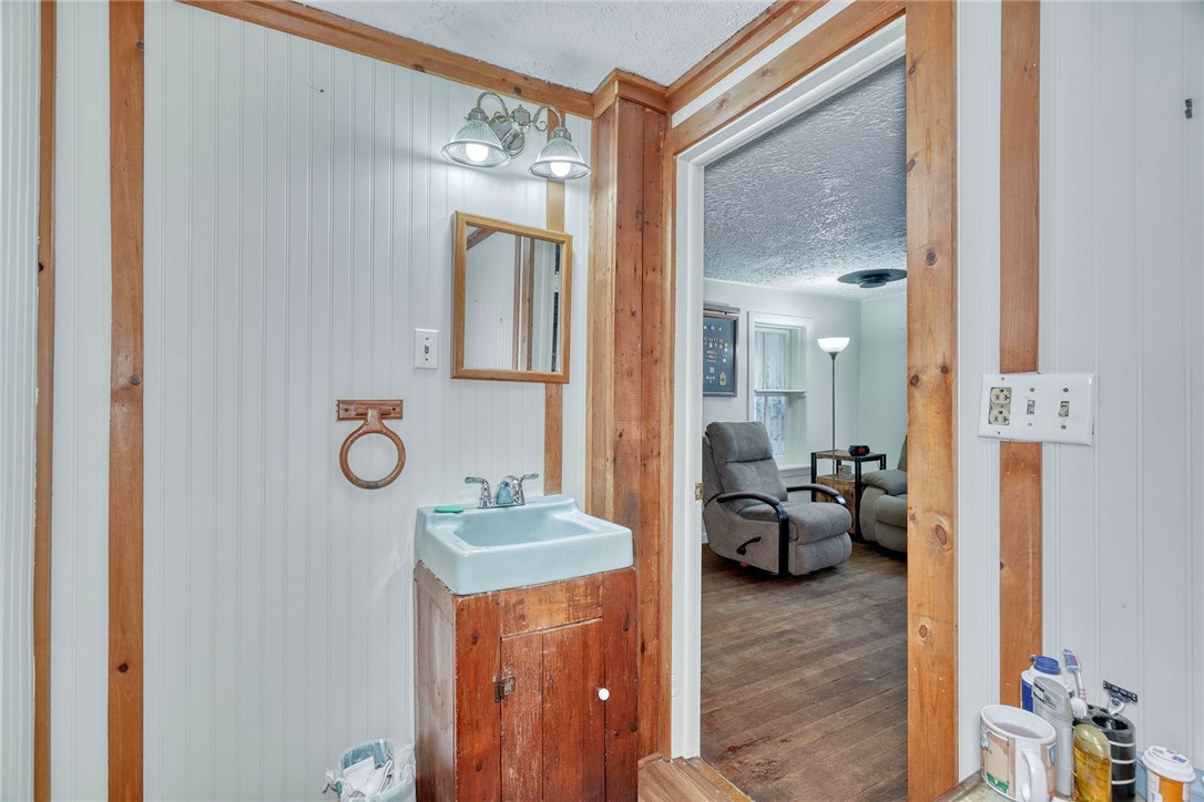 13088 Ridge Road Wolcott, NY 14590 - Photo 23 of 46 1ST FLOOR HALF BATH