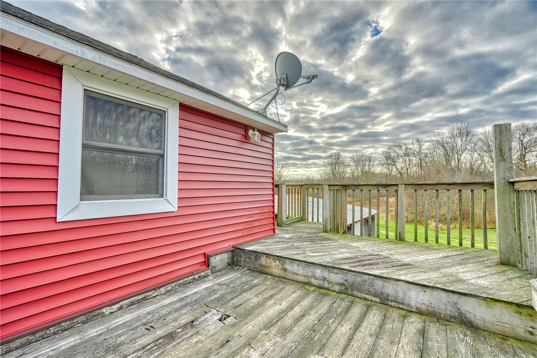 13088 Ridge Road Wolcott, NY 14590 - Photo 34 of 46 2ND FLOOR DECK