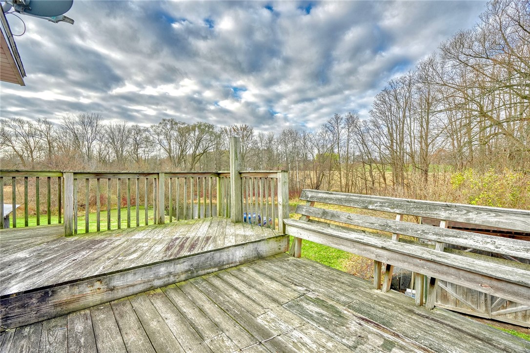 13088 Ridge Road Wolcott, NY 14590 - Photo 35 of 46 2ND FLOOR DECK