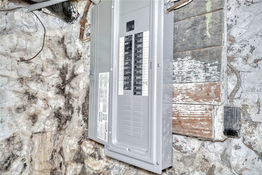 13088 Ridge Road Wolcott, NY 14590 - Photo 40 of 46 UPDATED 200 AMP ELECTRIC PANEL