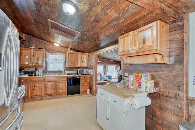 $299,900 | 13088 Ridge Road, Wolcott, NY 14590