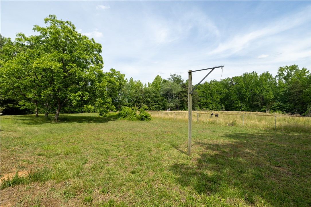 1006 Garlington Road Greenville, SC 29615 - Photo 9 of 24