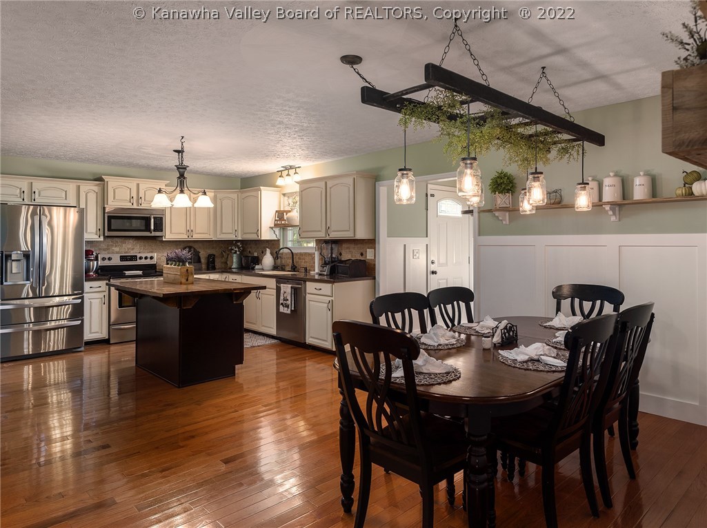 10979 Charleston Road Red House, WV 25168 - Photo 5 of 19 Gallery Image 5