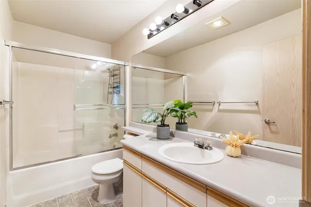 $399,950 | 11130 Southeast 208th Street, Unit M104, Kent, WA 98031