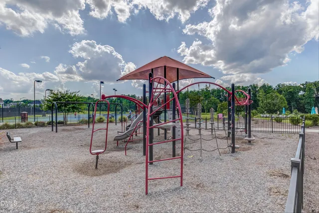 $689,900 | 205 Mint Julep Way, Holly Springs, NC 27540