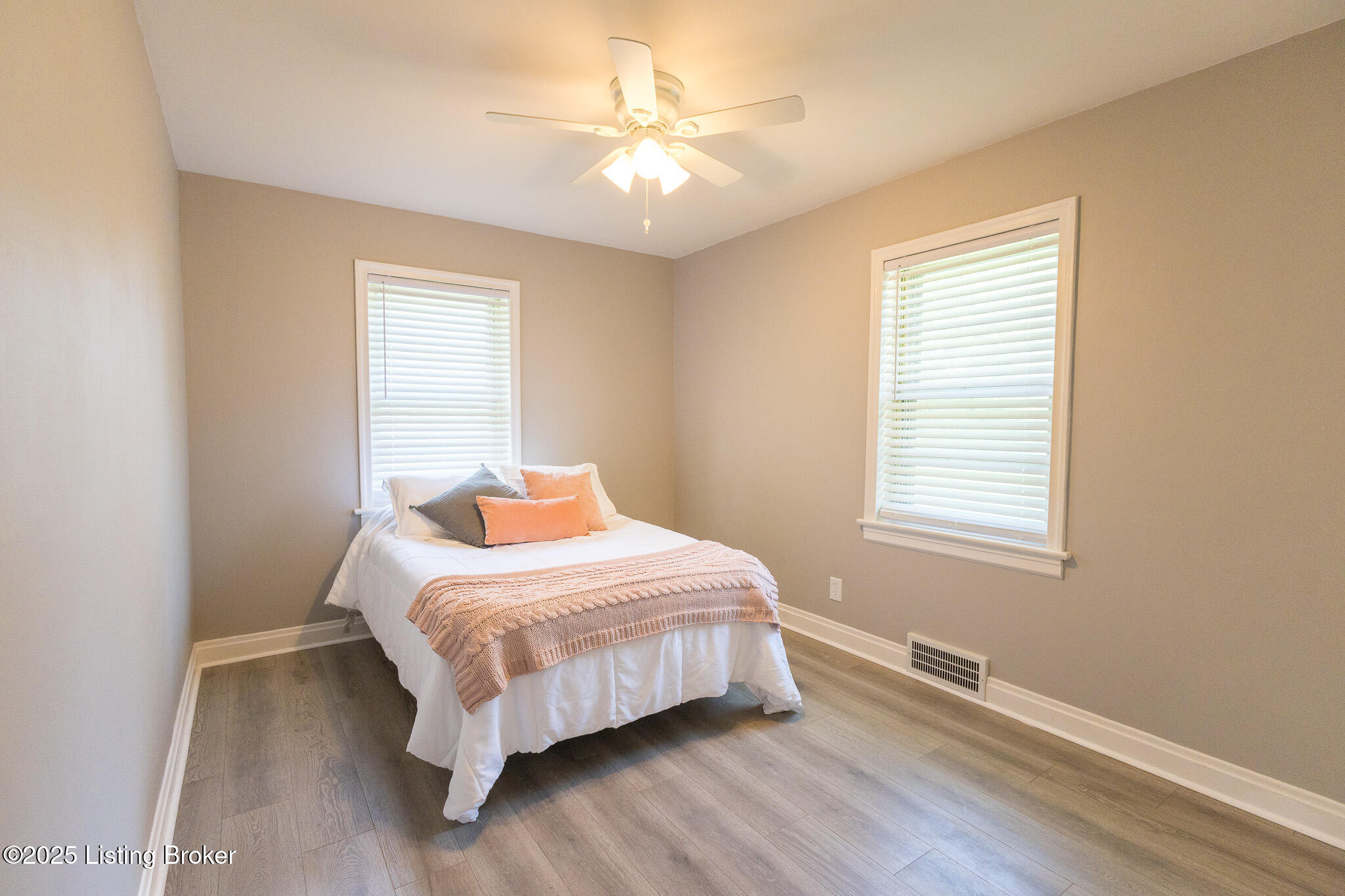 4722 Cane Run Road Louisville, KY 40216 - Photo 38 of 52 812A3042