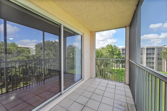 $196,999 | 1100 Northwest 87th Avenue, Unit 401, Coral Springs, FL 33071