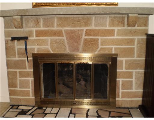 118 Leon Road Green Tree, PA 15220 - Photo 8 of 18 Living Room. Gas fireplace. Brick is in great condition.