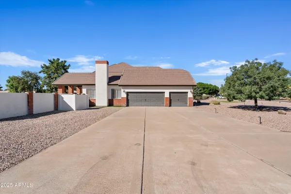 $1,375,000 | 1831 East Linda Lane, Gilbert, AZ 85234