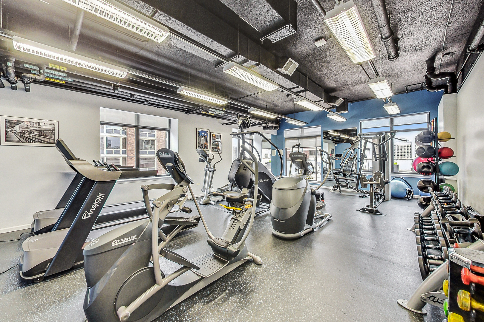 1122 North Dearborn Street, Unit 7A Chicago, IL 60610 - Photo 22 of 25 a view of a room with gym equipment