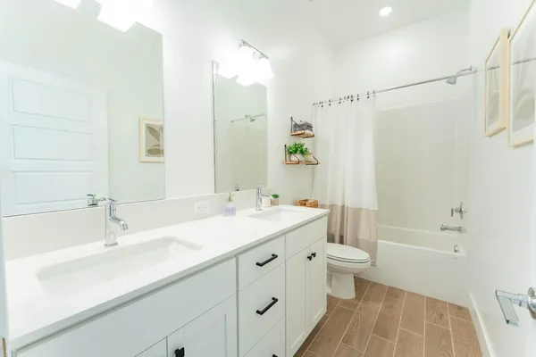 $470,000 | 3811 North Santa Fe Street, Visalia, CA 93291