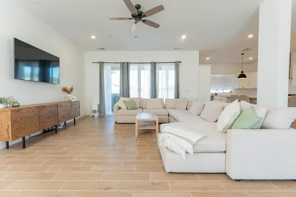 $470,000 | 3811 North Santa Fe Street, Visalia, CA 93291