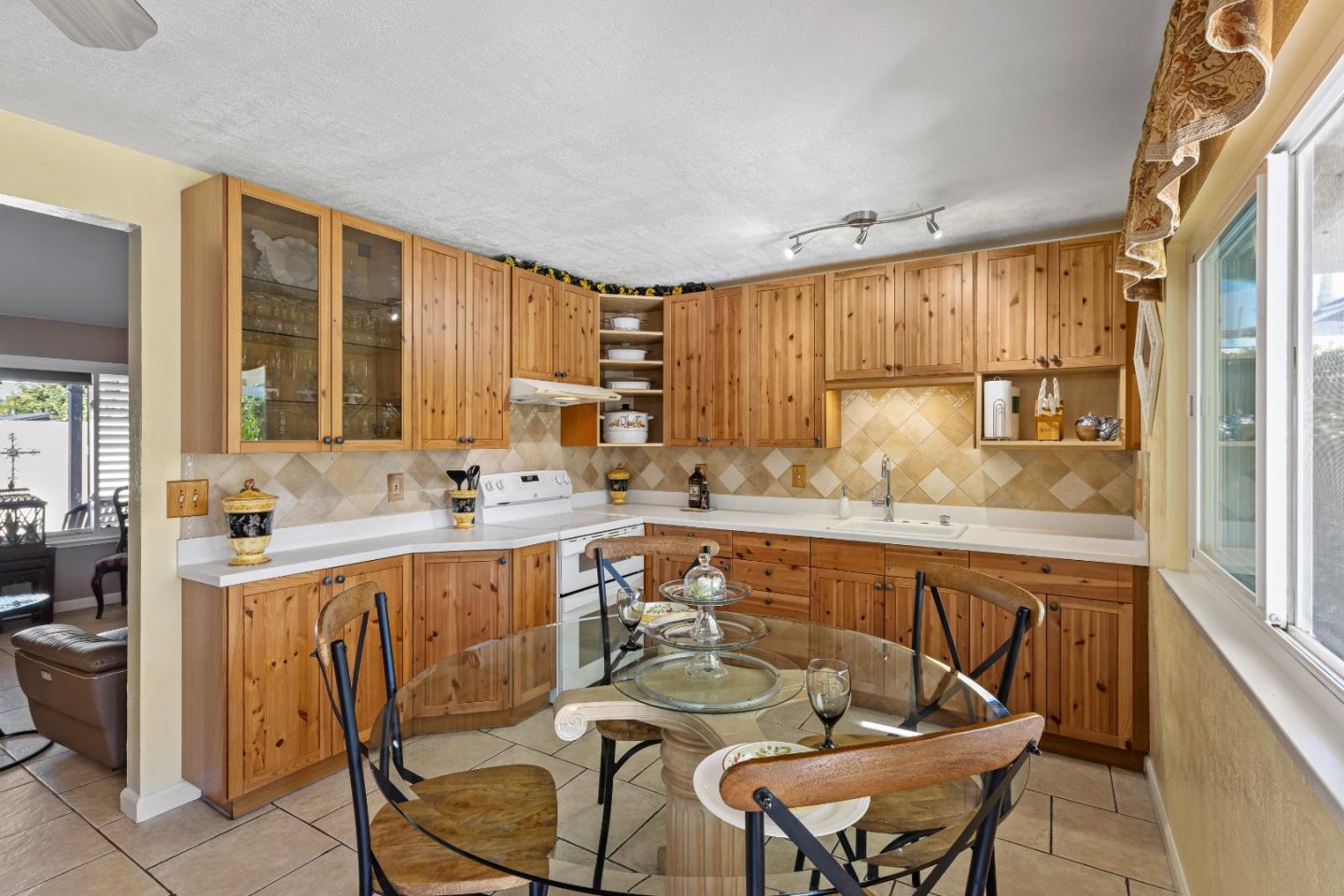 4136 Senter Road San Jose, CA 95111 - Photo 21 of 44 Gallery Image 21