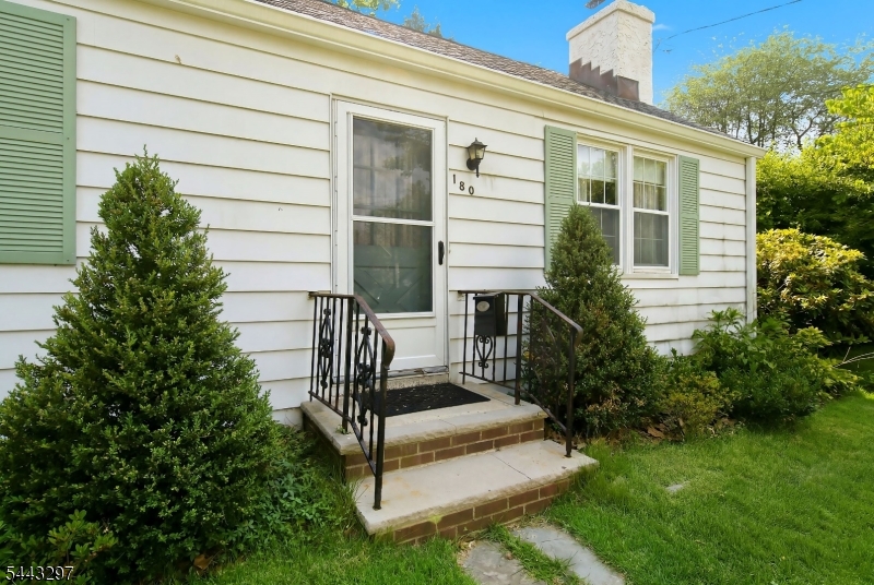 180 Milltown Road Springfield, NJ 07081 - Photo 2 of 27