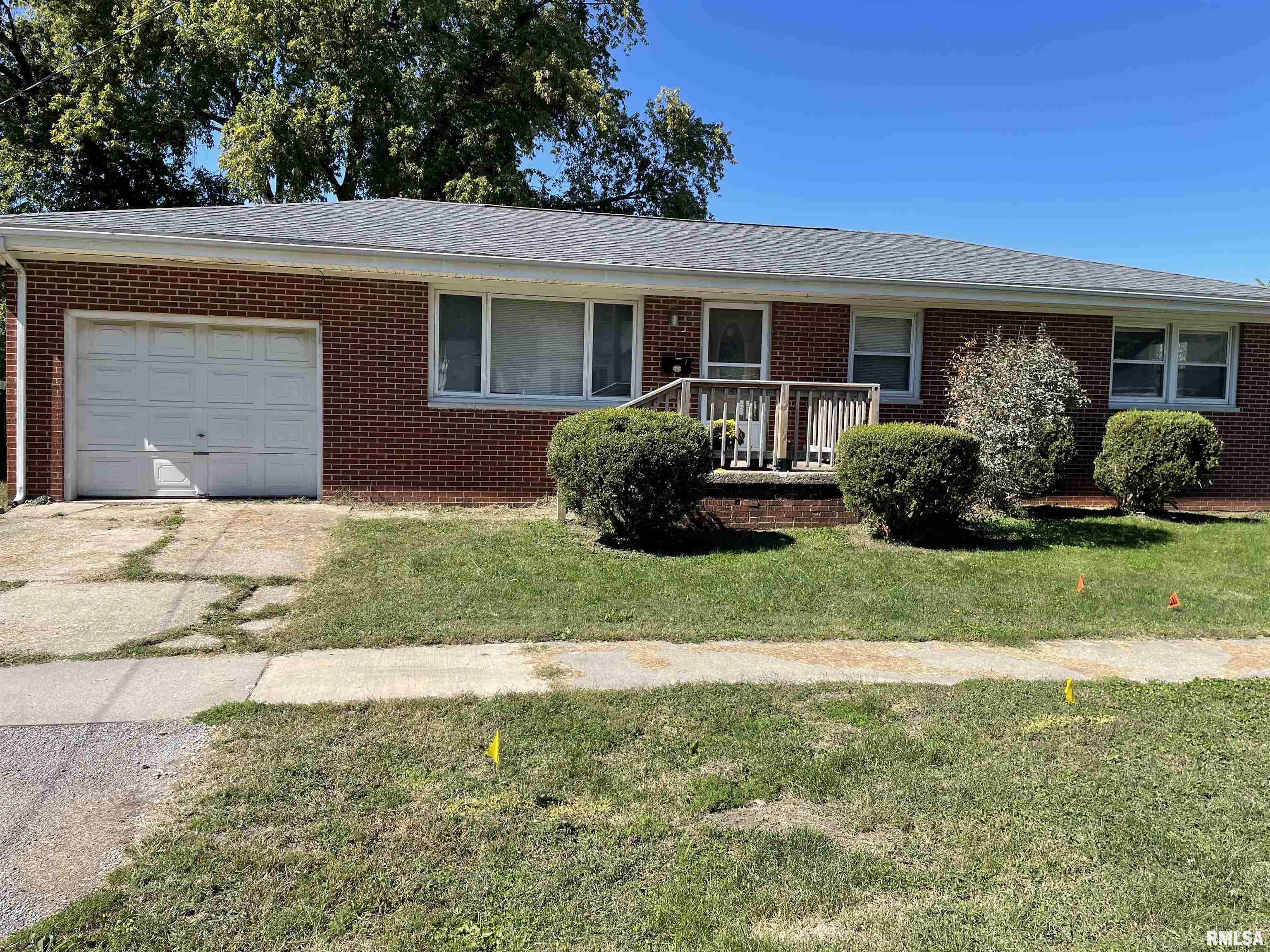 2007 North 16th Street Springfield, IL 62702 - Photo 1 of 13