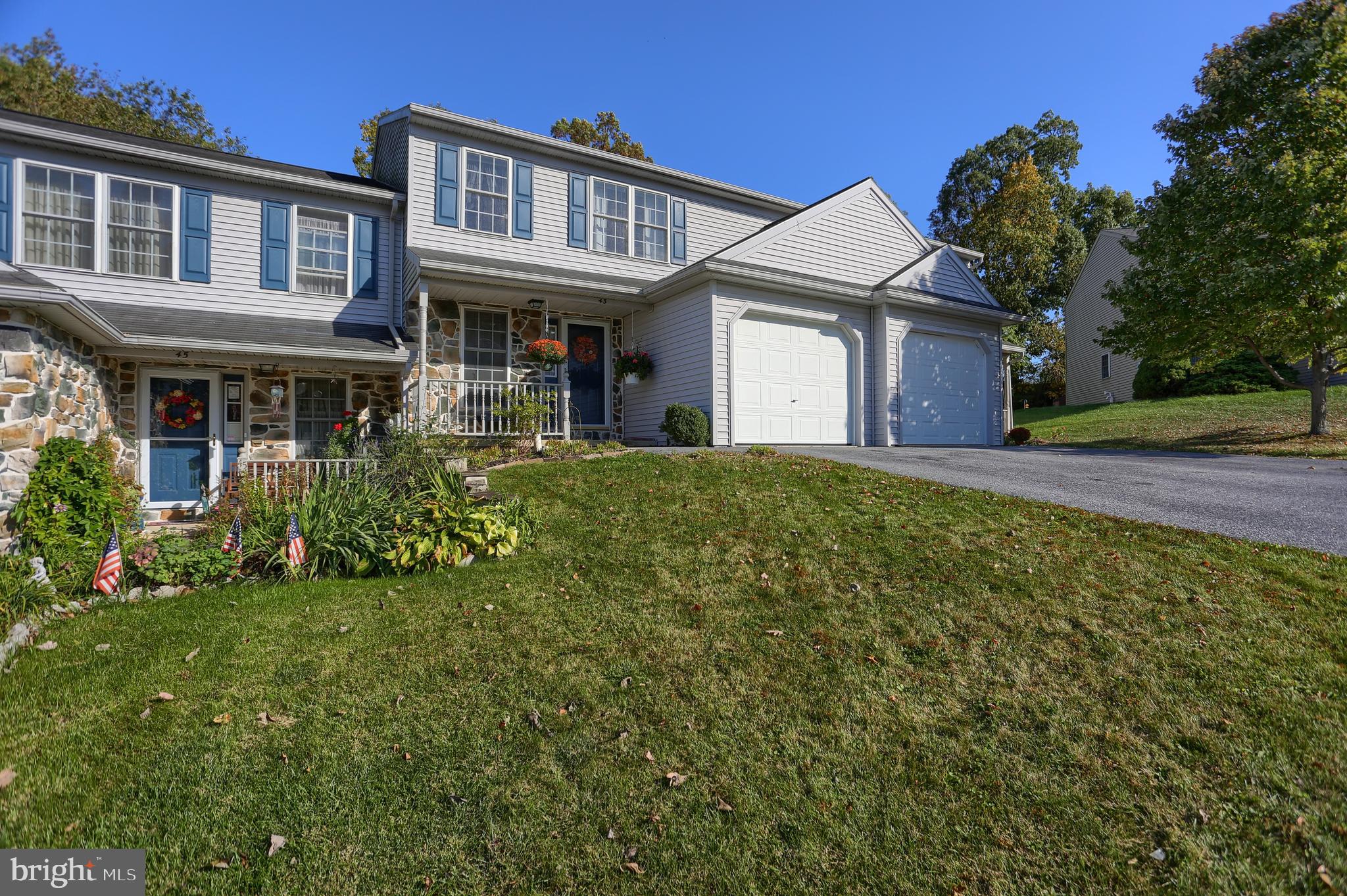 43 Heron Road Lititz, PA 17543 - Photo 3 of 32 Front View - Welcome Home!