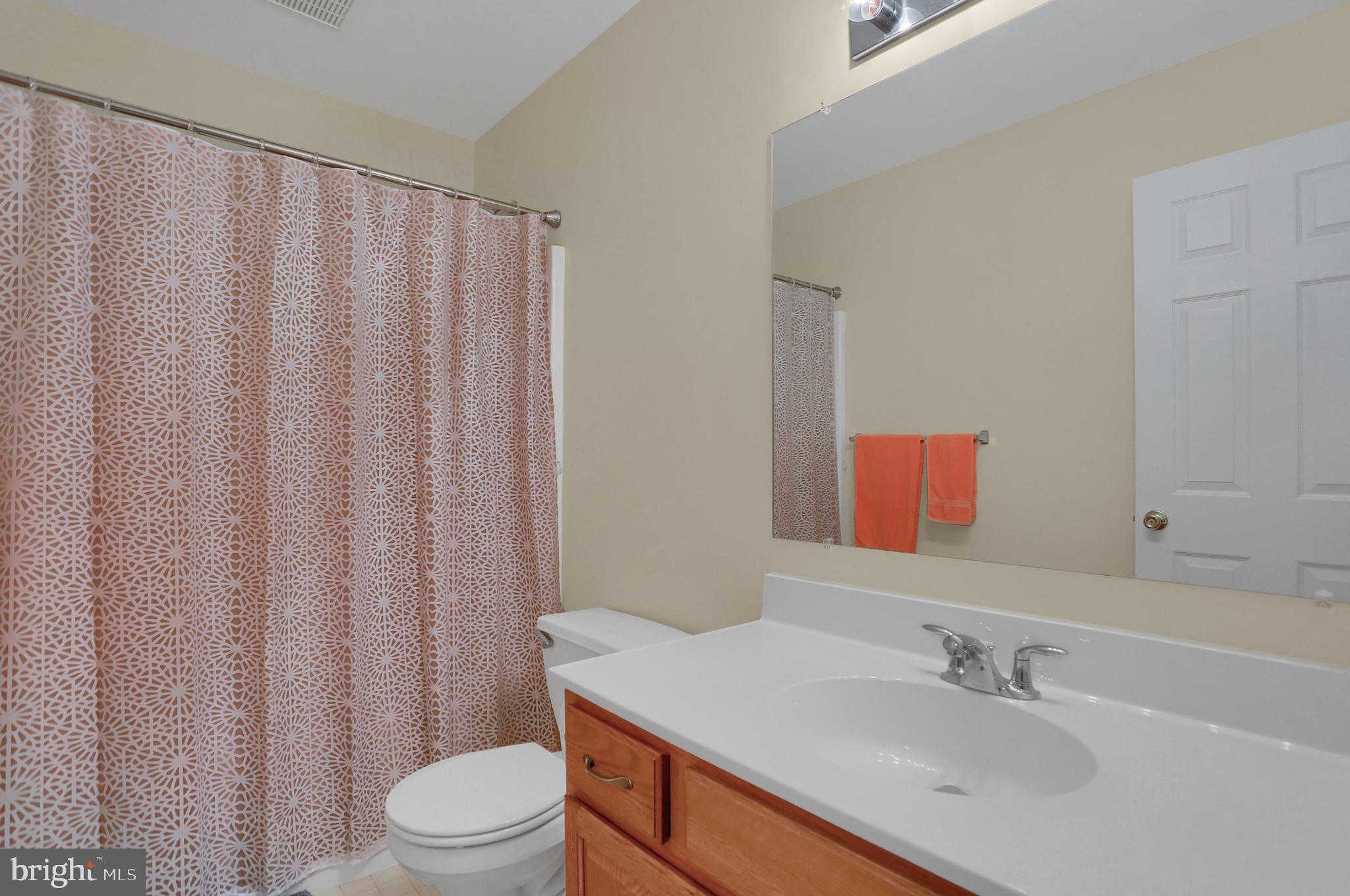 43 Heron Road Lititz, PA 17543 - Photo 21 of 32 Full Bathroom on 2nd Floor