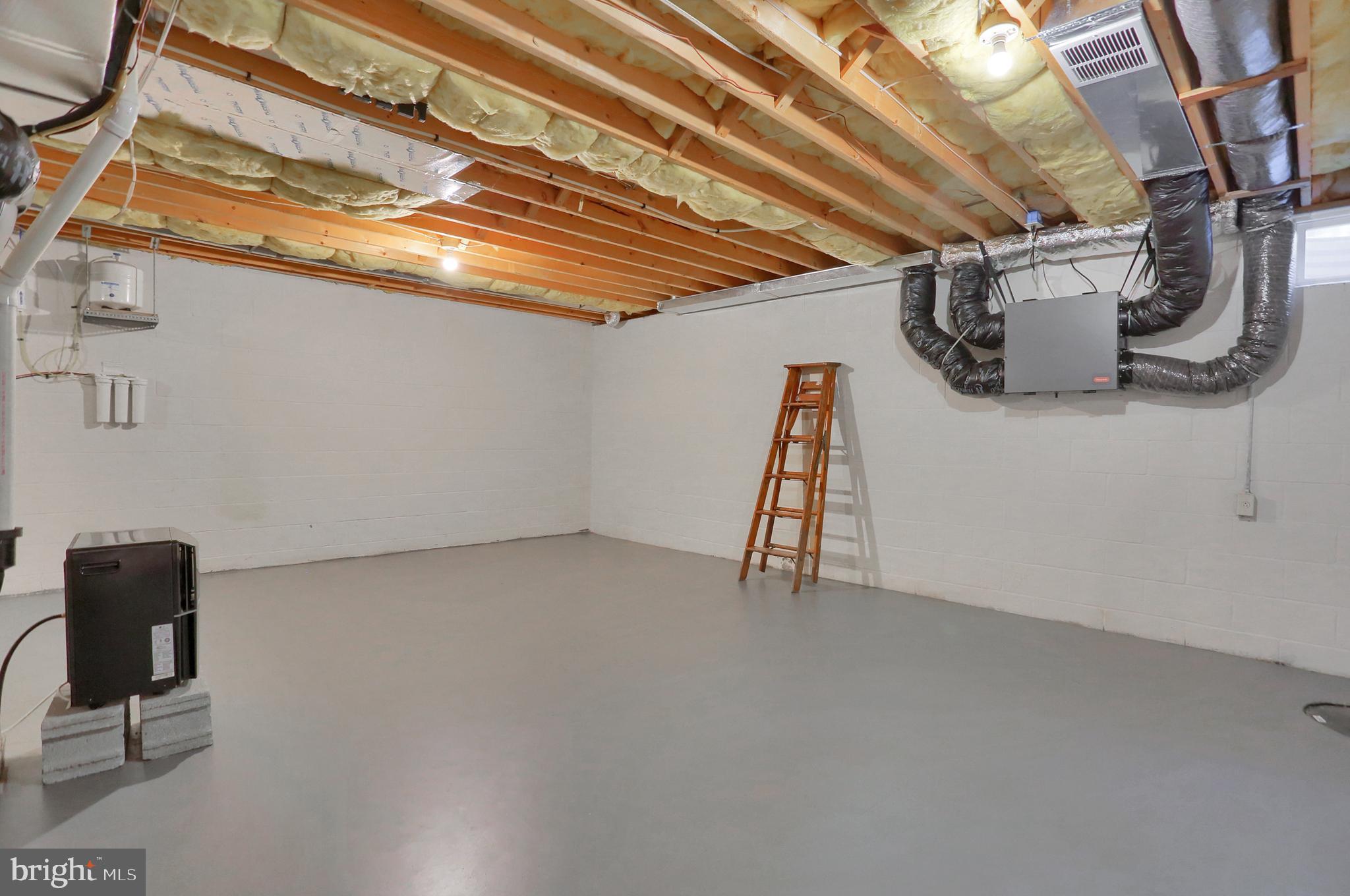 43 Heron Road Lititz, PA 17543 - Photo 25 of 32 Clean and Dry Basement