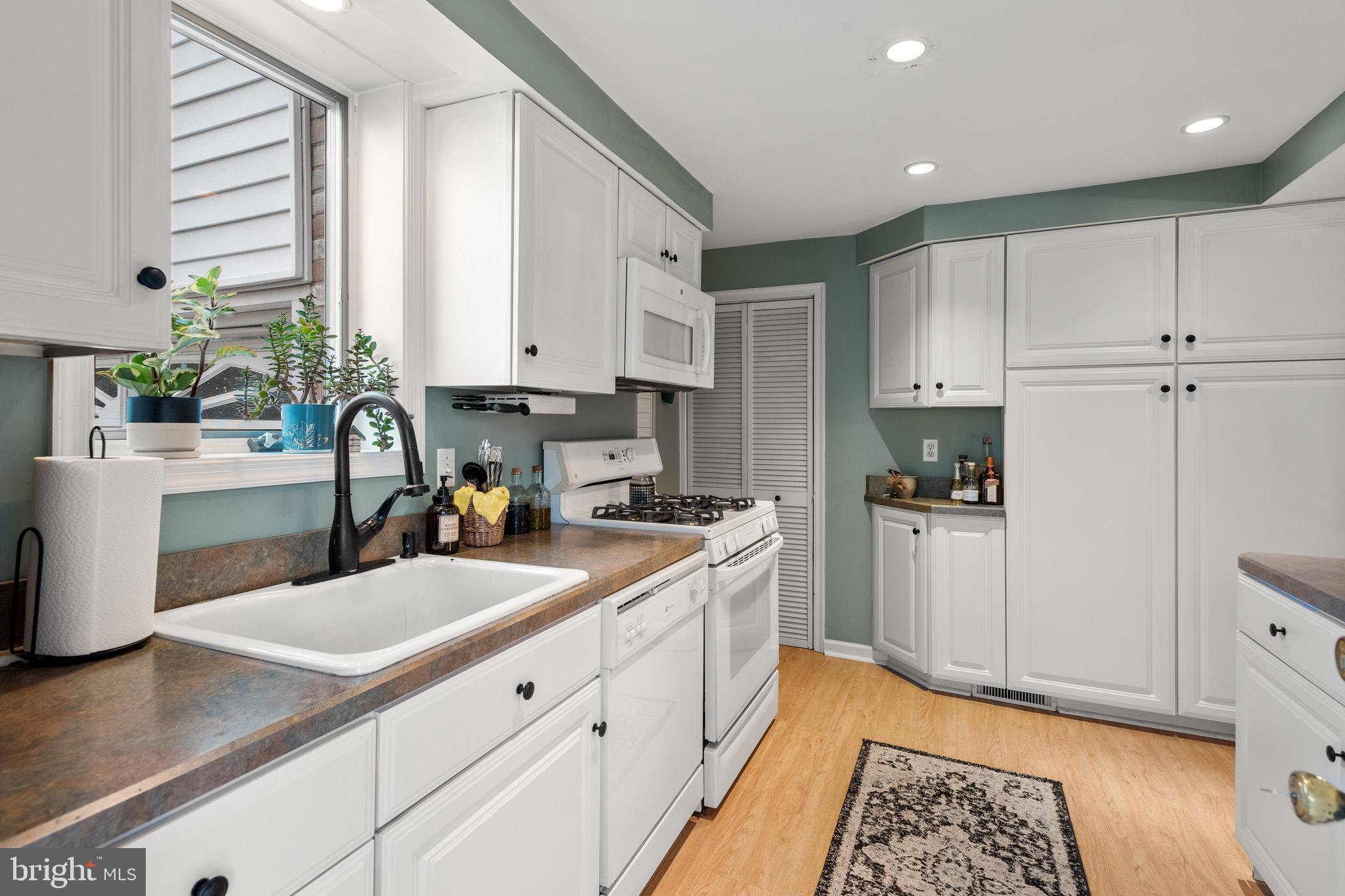 358 Inwood Road Ardmore, PA 19003 - Photo 8 of 23