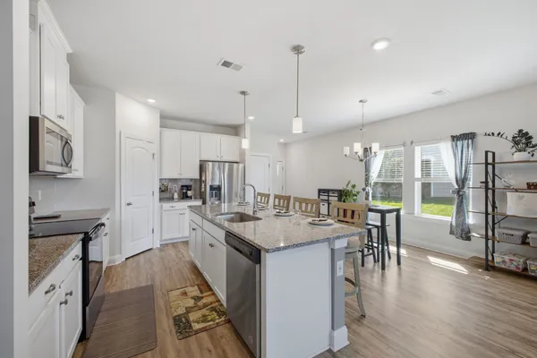 $297,900 | 1013 Mckee Court, Columbia, TN 38401