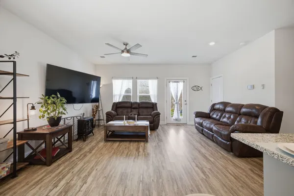 $297,900 | 1013 Mckee Court, Columbia, TN 38401