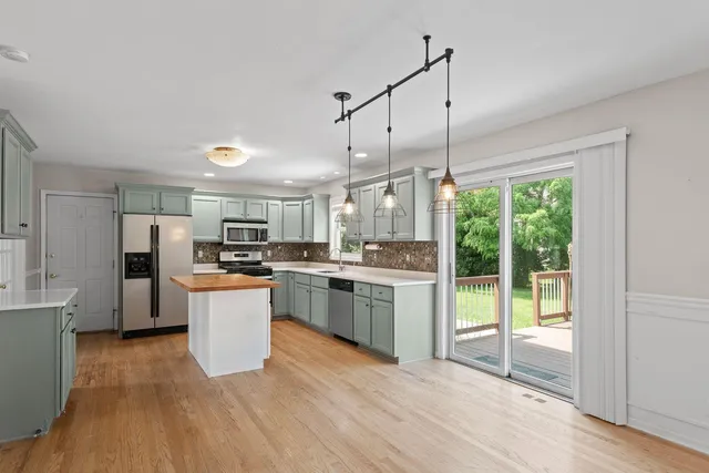 $3,400 | 406 Lakewood Drive, Williams Bay, WI 53191