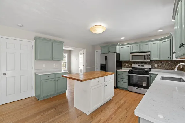 $3,400 | 406 Lakewood Drive, Williams Bay, WI 53191