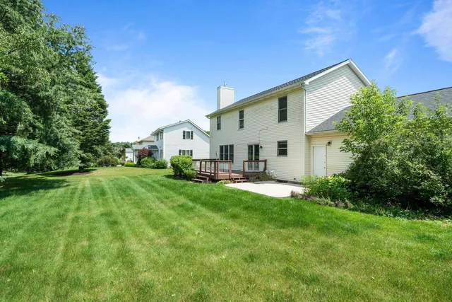 $3,400 | 406 Lakewood Drive, Williams Bay, WI 53191