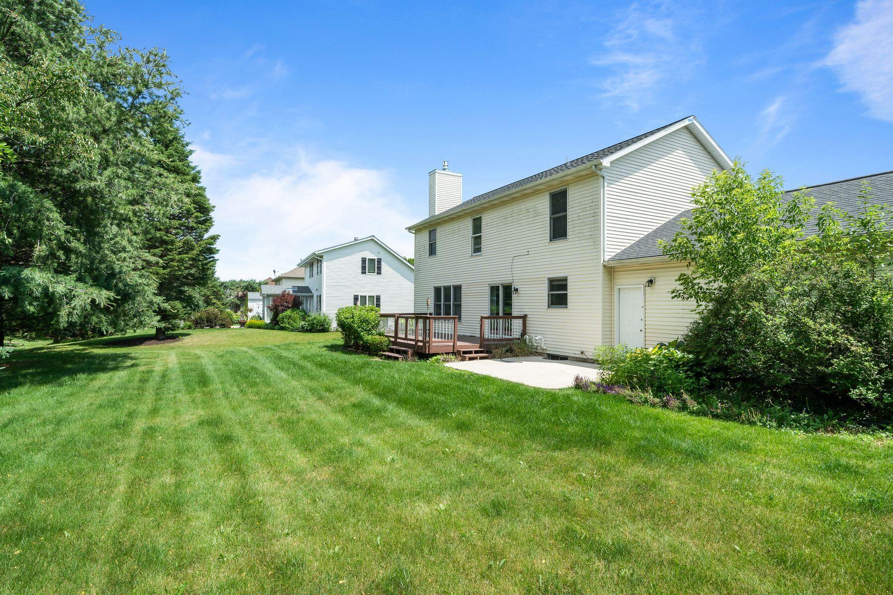 406 Lakewood Drive Williams Bay, WI 53191 - Photo 3 of 52 406 Lakewood Drive