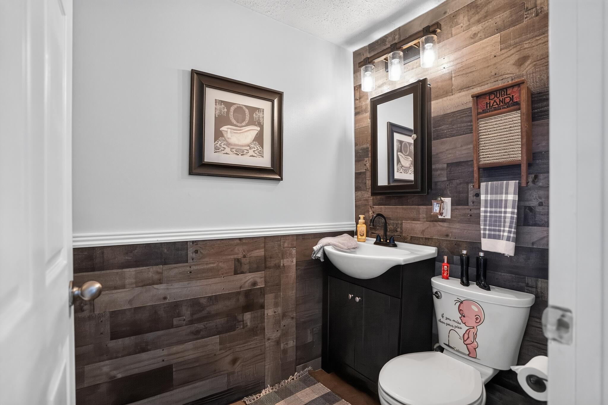 415 Kelly Shop Road Springfield, KY 40069 - Photo 17 of 38 33_415_Kelly_Shop_Rd-Bathroom-7308