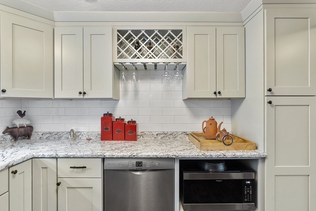64 Warwick Road Gardner, MA 01440 - Photo 12 of 25 Gallery Image 12