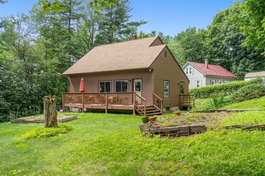 64 Warwick Road Gardner, MA 01440 - Photo 2 of 25 Gallery Image 2