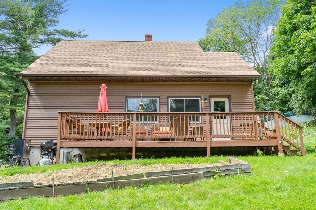 64 Warwick Road Gardner, MA 01440 - Photo 5 of 25 Gallery Image 5