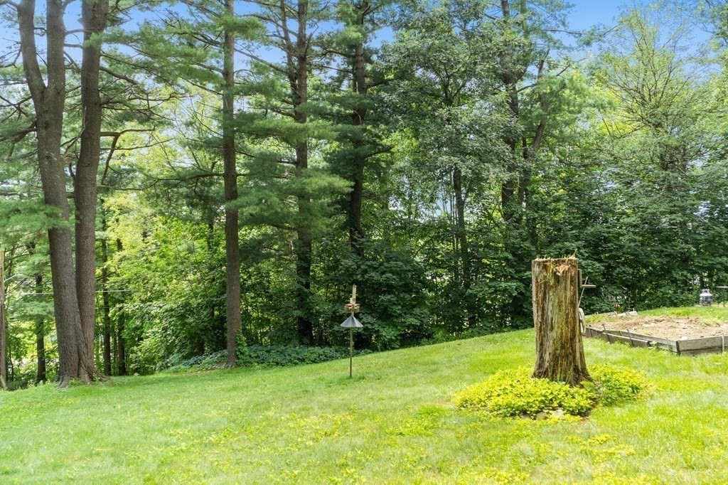 64 Warwick Road Gardner, MA 01440 - Photo 8 of 25 Gallery Image 8