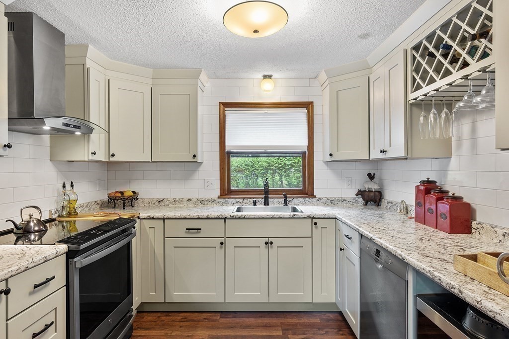 64 Warwick Road Gardner, MA 01440 - Photo 10 of 25 Gallery Image 10