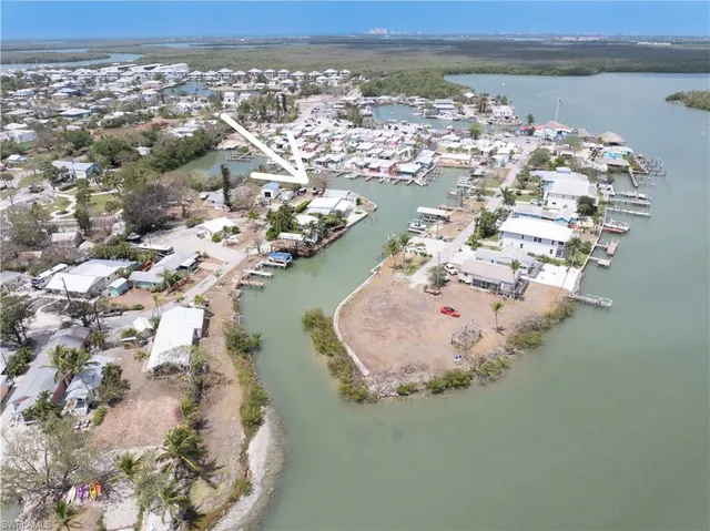 $599,000 | 315 Pettit Drive, Goodland, FL 34140