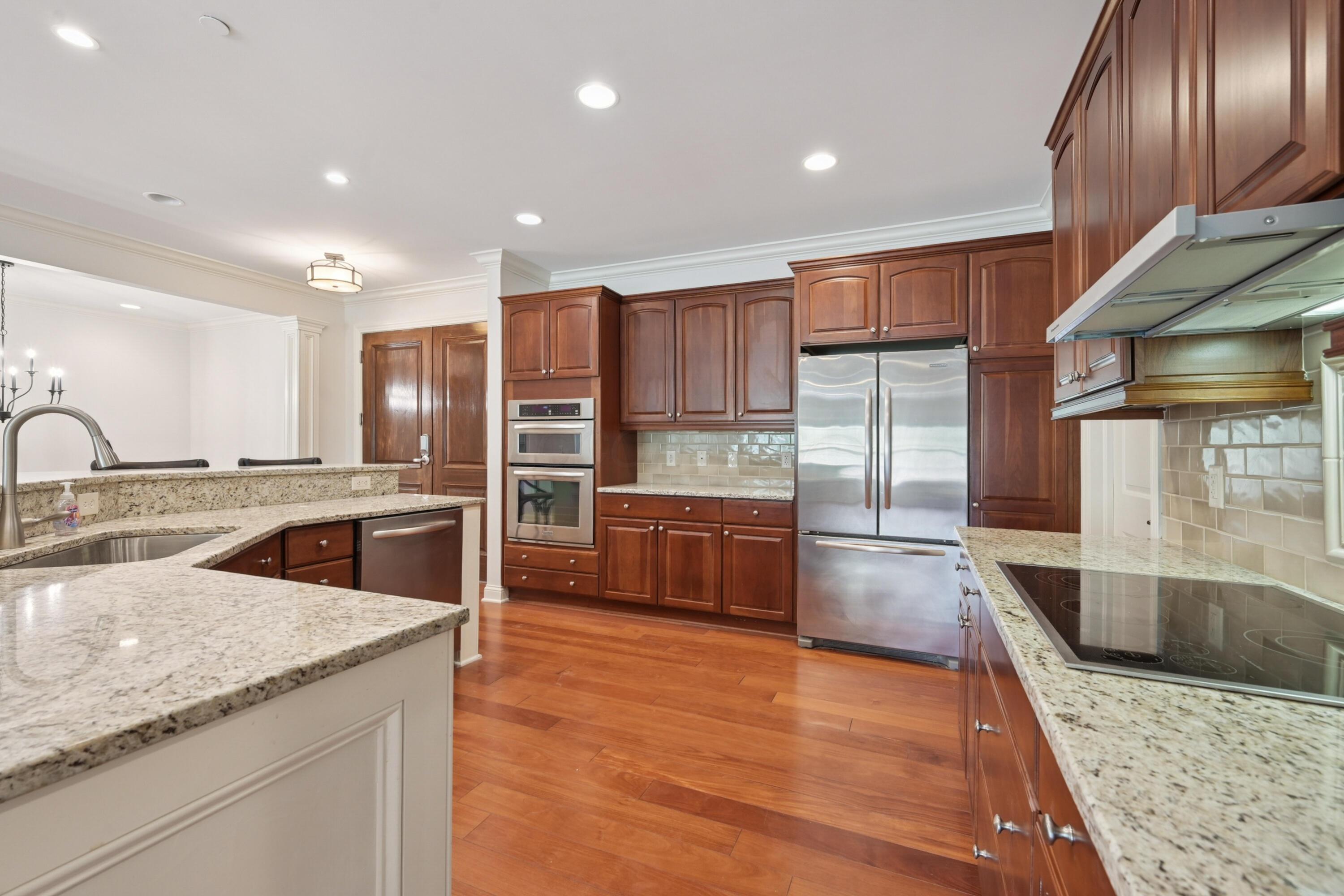 3175 Tremont Road, Unit 215 Columbus, OH 43221 - Photo 13 of 66 17-print-Tremont Rd-S2207-017