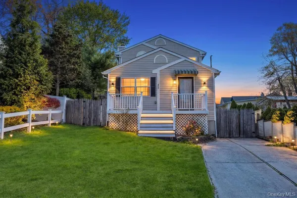 $525,000 | 43 Comus Road, Rocky Point, NY 11778
