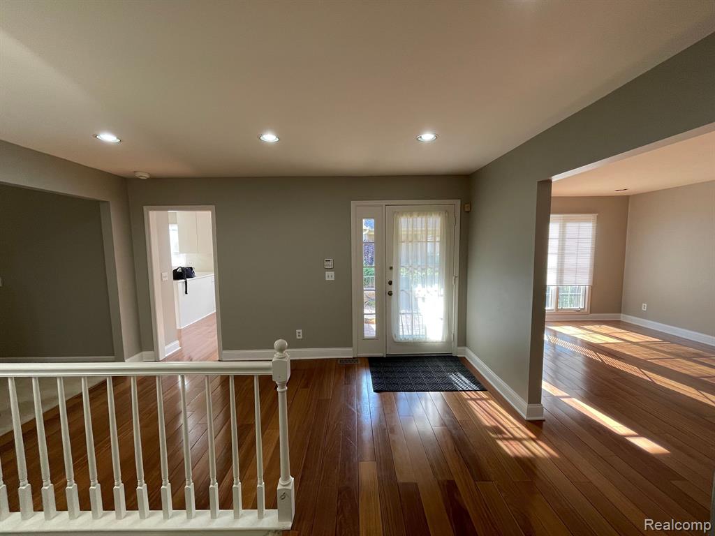 6267 Celeste Road West Bloomfield, MI 48322 - Photo 4 of 51 Gallery Image 4