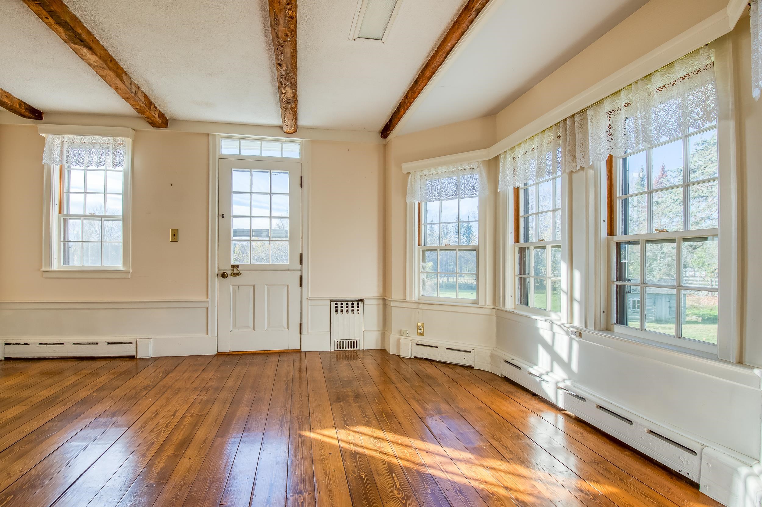252 Mountain View Road Whitefield, NH 03598 - Photo 8 of 40 Gallery Image 8