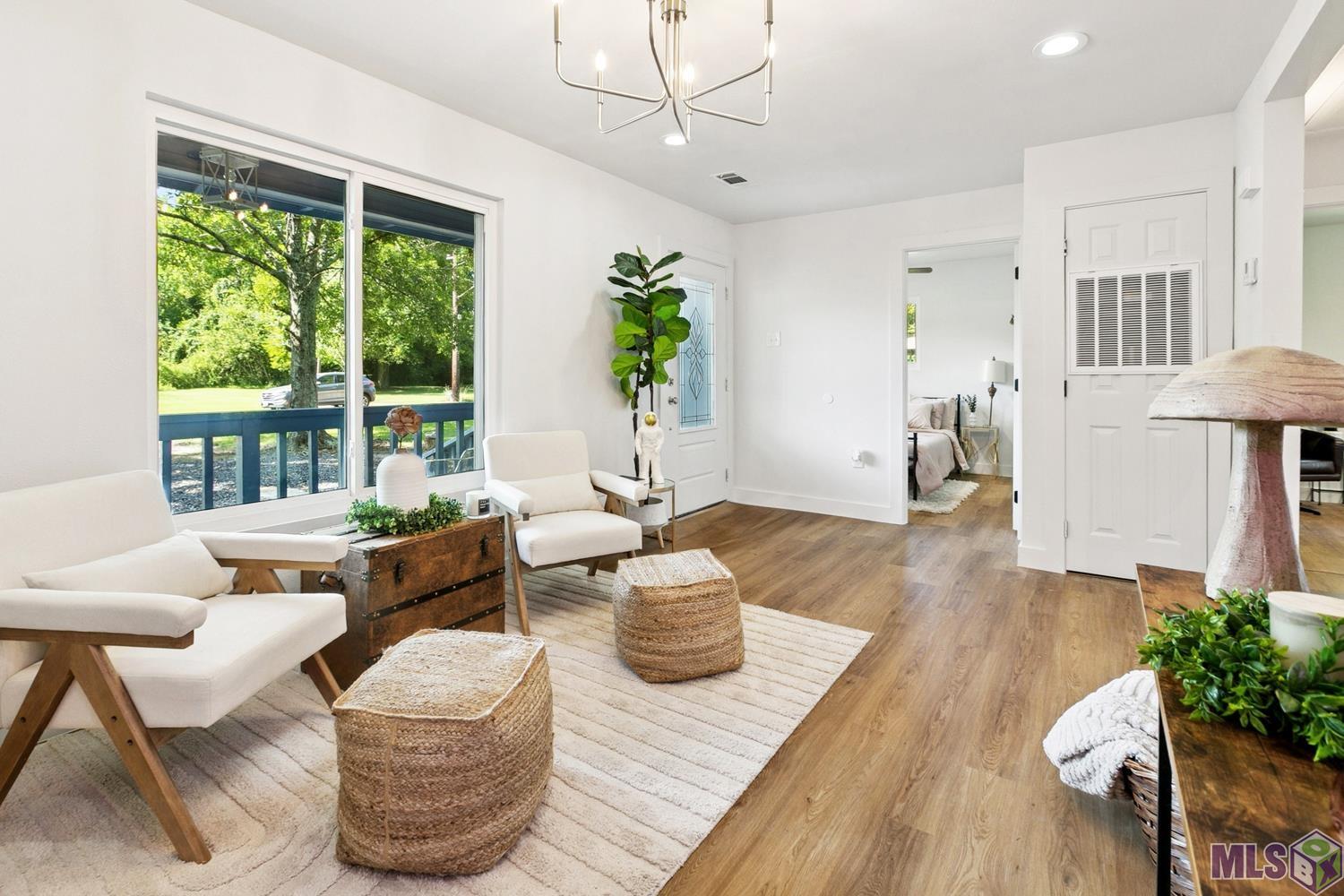 955 St John Lane Baton Rouge, LA 70807 - Photo 4 of 14