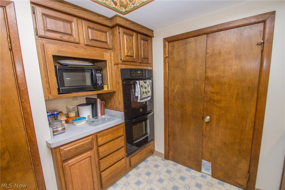 980 Hanley Road Cleveland, OH 44124 - Photo 22 of 35