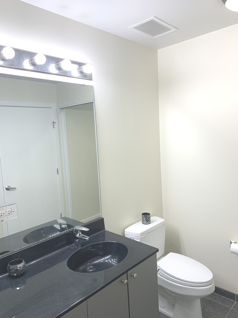 235 West Van Buren Street, Unit 3820 Chicago, IL 60607 - Photo 30 of 38