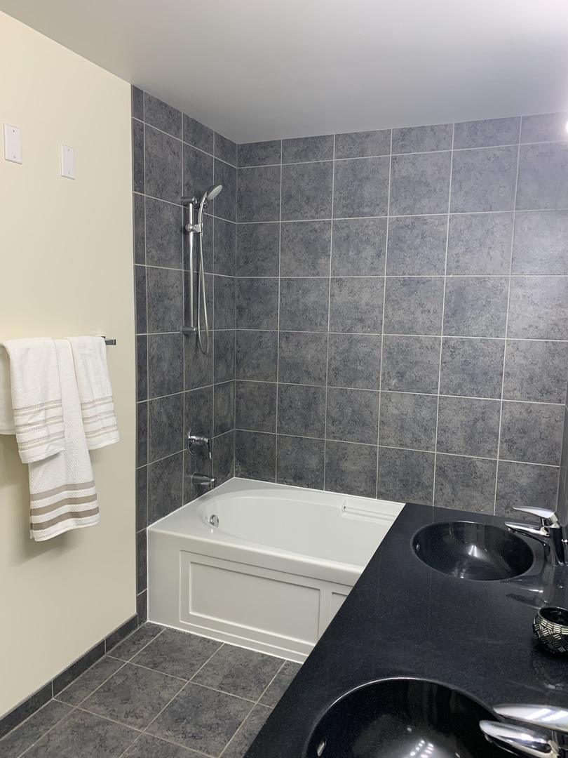 235 West Van Buren Street, Unit 3820 Chicago, IL 60607 - Photo 33 of 38