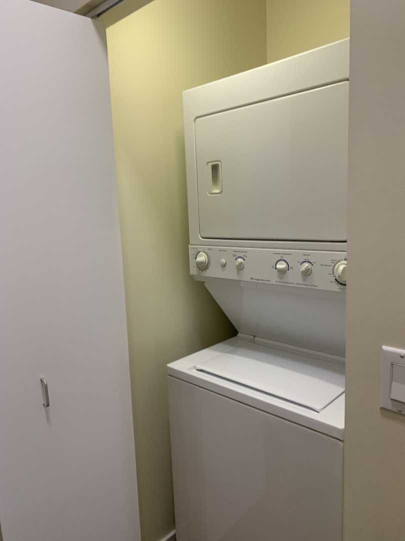 235 West Van Buren Street, Unit 3820 Chicago, IL 60607 - Photo 35 of 38