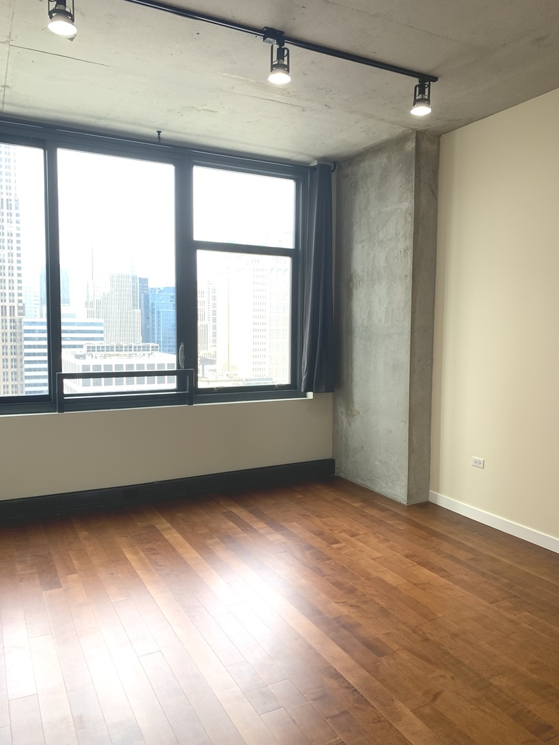 235 West Van Buren Street, Unit 3820 Chicago, IL 60607 - Photo 10 of 38