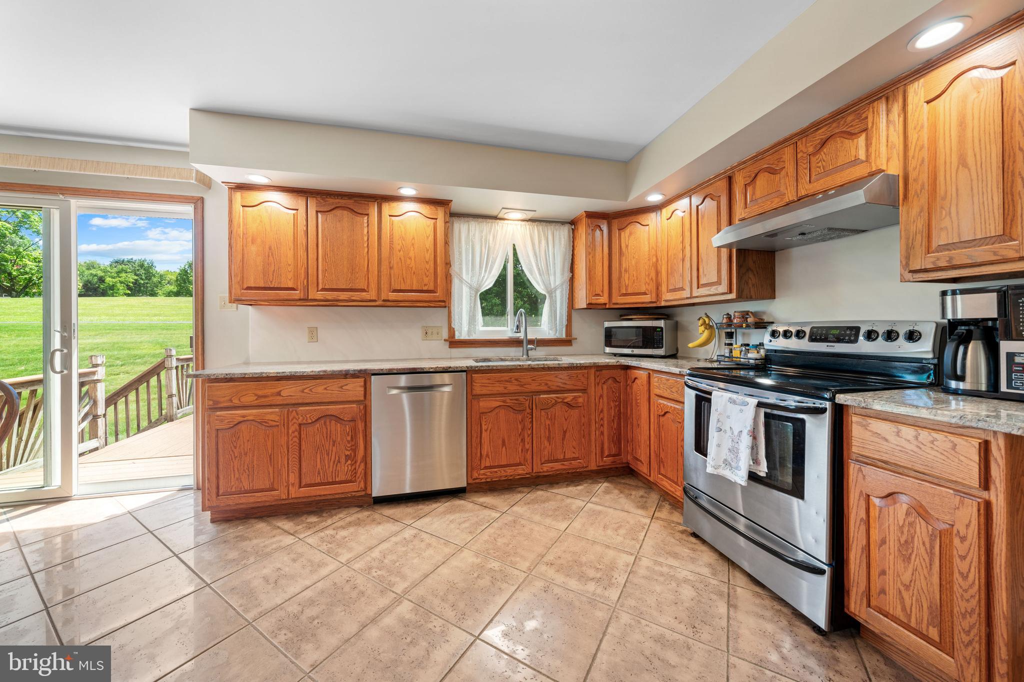 947 Tamenend Road Bath, PA 18014 - Photo 11 of 61