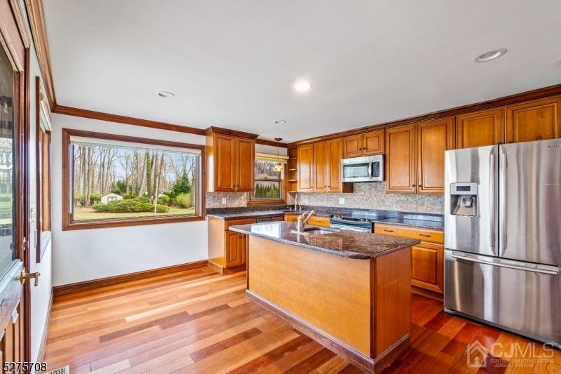 68 Meredith Road Colonia, NJ 07067 - Photo 11 of 46 Gallery Image 11